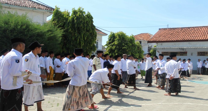 APEL MEMPERINGATI HSN (Hari Santri Nasional), DAN PEMBAGIAN HADIAH