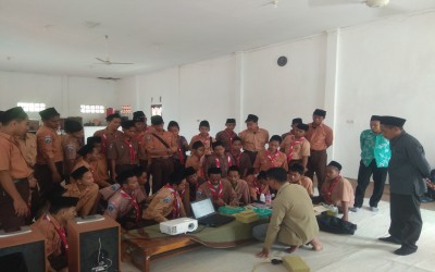 Praktek Tanaman Hidroponik